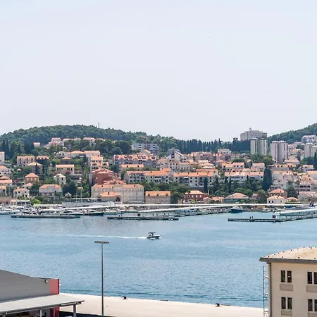 招待所 Dream By Nostromo