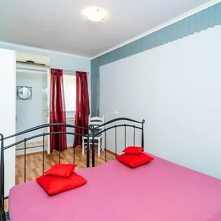 Dream By Nostromo Pensión