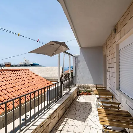 Dream By Nostromo Pensión 4*